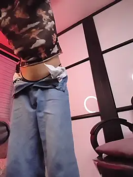 mal x online show from December 19, 7:11 am