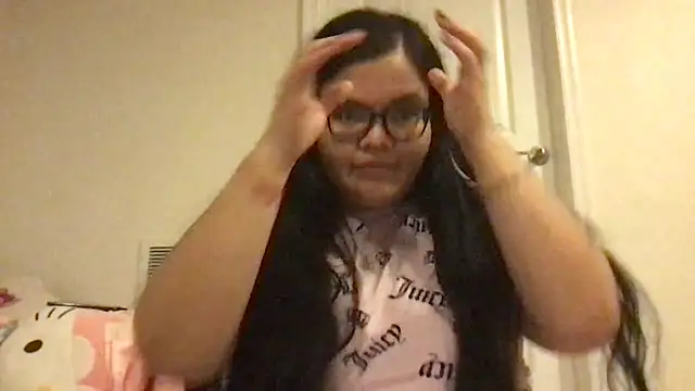 Snapshot of Deeplong24 chatting on October 13, 1:52 am Deeplong24 online show from October 13, 1:52 am