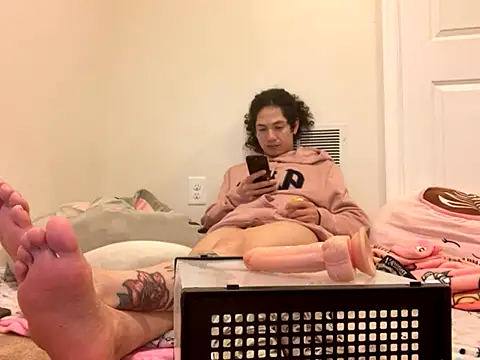 Snapshot of Deeplong24 chatting on October 27, 2:51 am Deeplong24 online show from October 27, 2:51 am