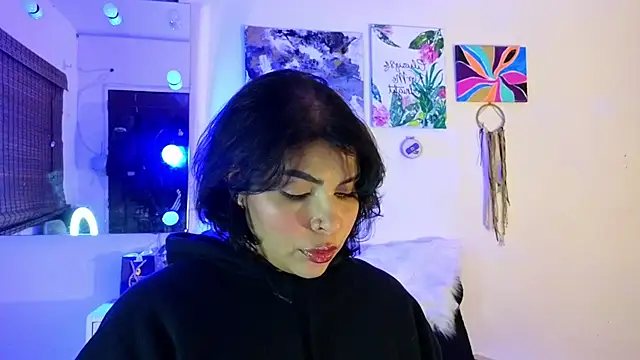 GigiiStone online show from October 27, 10:04 pm