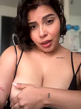 GigiiStone online show from October 13, 5:15 pm