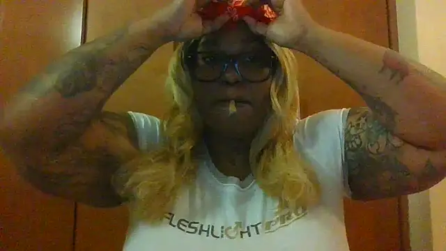 Snapshot of ShaBrimDaPornstar chatting on October 25, 10:49 pm ShaBrimDaPornstar online show from October 25, 10:49 pm