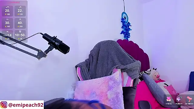 Snapshot of samanthaabloom chatting on October 1, 10:42 am samanthaabloom online show from October 1, 10:42 am