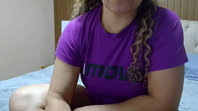 Snapshot of Kellynha_Sweet chatting on October 14, 12:35 am Kellynha Sweet online show from October 14, 12:35 am