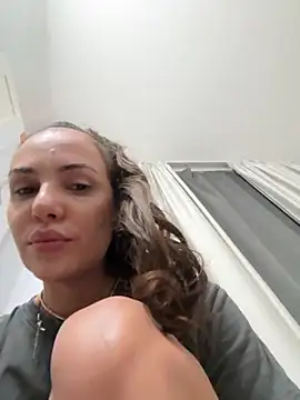 Snapshot of TaniaAmore chatting on September 29, 8:14 pm TaniaAmore online show from September 29, 8:14 pm