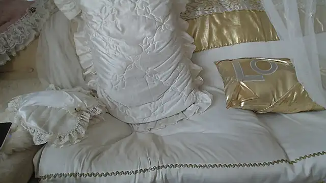 Snapshot of Mia-Montal777 chatting on October 2, 7:35 am Mia-Montal777 online show from October 2, 7:35 am