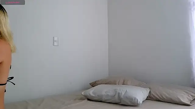 Snapshot of Ania_jones chatting on October 14, 9:28 pm Ania jones online show from October 14, 9:28 pm