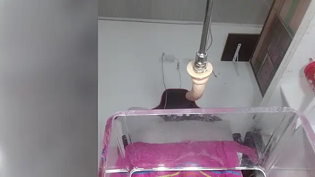 Snapshot of sammyEvans__ chatting on September 12, 2:13 pm sammyEvans   online show from September 12, 2:13 pm