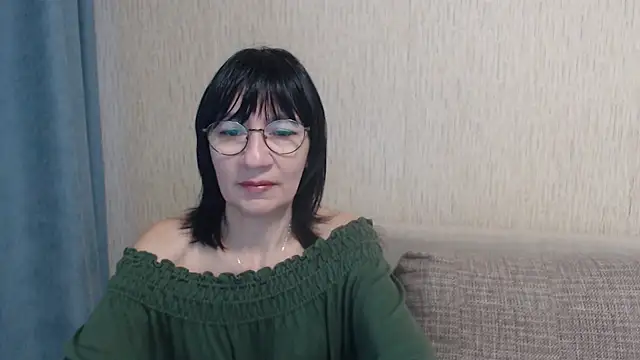 Erica95Bloom online show from October 6, 7:14 am