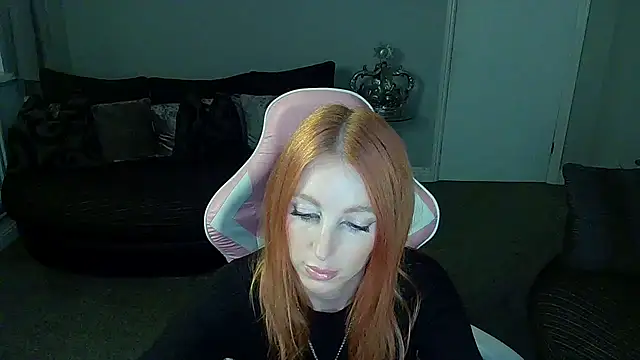 Red firesquirt online show from September 25, 9:01 pm