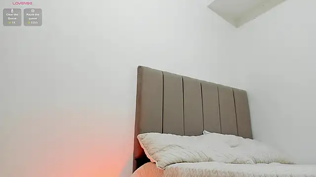 soyamandaa  online show from January 18, 10:39 pm