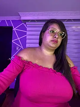 Snapshot of MiiaaJoness chatting on October 21, 3:05 pm MiiaaJoness online show from October 21, 3:05 pm