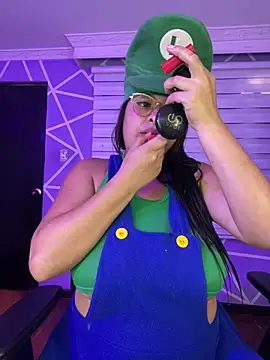 Snapshot of MiiaaJoness chatting on October 10, 3:39 pm MiiaaJoness online show from October 10, 3:39 pm