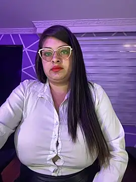 Snapshot of MiiaaJoness chatting on October 30, 3:46 pm MiiaaJoness online show from October 30, 3:46 pm