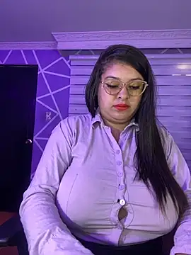 Snapshot of MiiaaJoness chatting on October 27, 3:07 pm MiiaaJoness online show from October 27, 3:07 pm