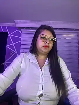 Snapshot of MiiaaJoness chatting on October 1, 3:28 pm MiiaaJoness online show from October 1, 3:28 pm