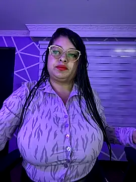 Snapshot of MiiaaJoness chatting on October 20, 3:04 pm MiiaaJoness online show from October 20, 3:04 pm