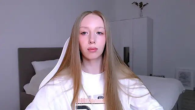 Luna insniity online show from January 6, 9:18 pm