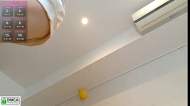 Snapshot of SUZU_ chatting on October 24, 1:12 am SUZU  online show from October 24, 1:12 am