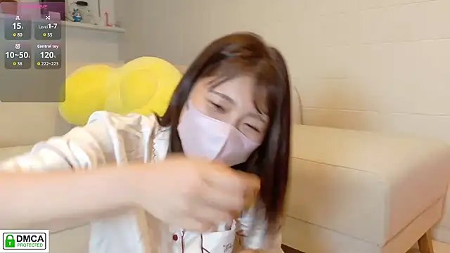 Snapshot of SUZU_ chatting on October 11, 3:04 pm SUZU  online show from October 11, 3:04 pm