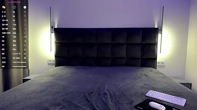 NotElis online show from April 4, 3:00 pm