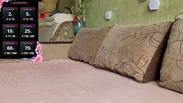 Black or white ANGEL online show from March 16, 8:40 am