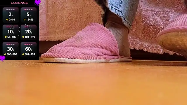 Black or white ANGEL online show from October 22, 9:14 am