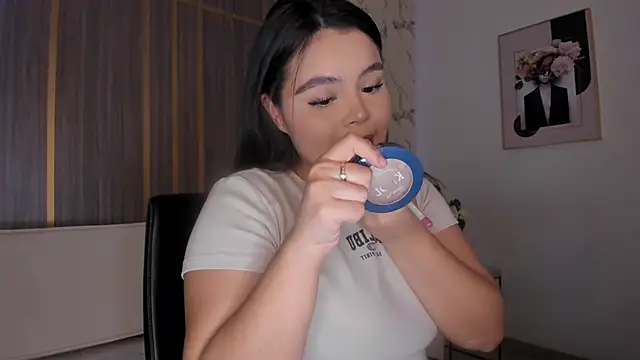 IsabellaAllen online show from March 23, 10:38 pm