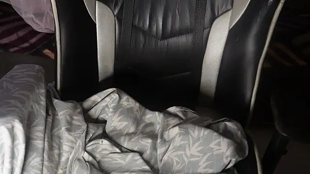 -AyeshaSinghania- online show from November 22, 10:40 am