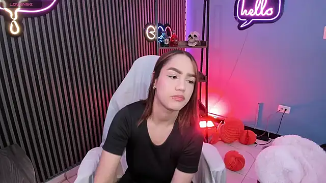 emily roberts1 online show from November 1, 6:17 am