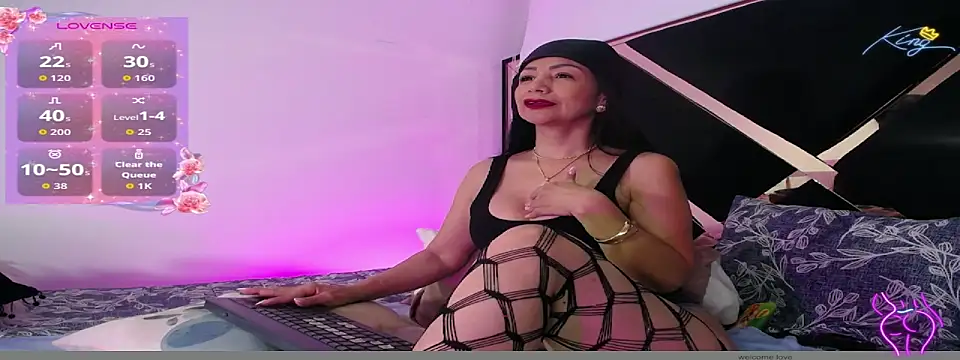 EVA45LOVES online show from February 3, 11:15 am