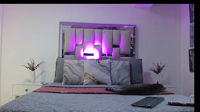 hellen martin online show from February 17, 8:30 pm