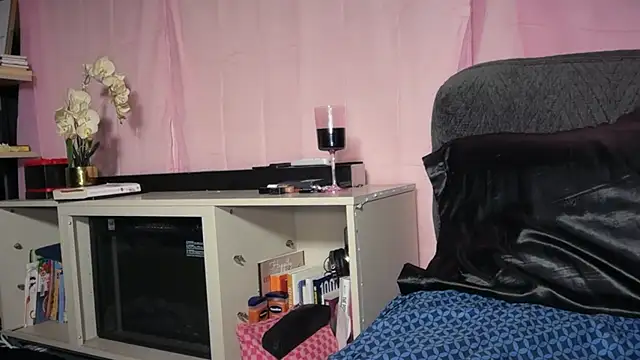 SashaEstrella online show from May 2, 4:27 am