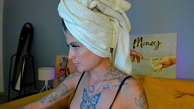 Patricia Cox online show from April 13, 10:10 pm