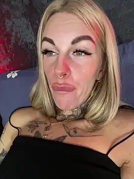 Snapshot of angel_devil_forever chatting on October 13, 11:51 pm angel devil forever online show from October 13, 11:51 pm