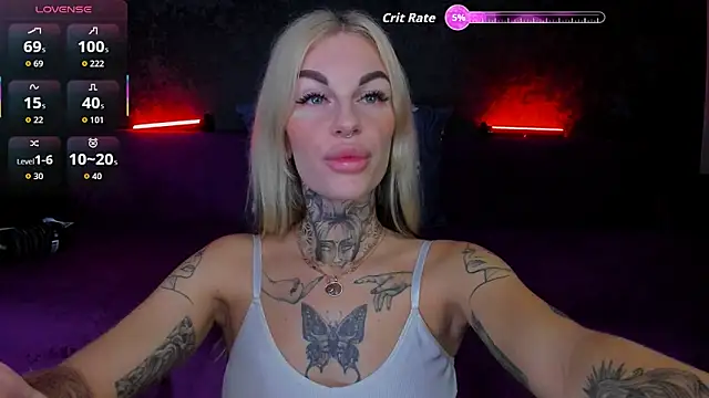 Snapshot of angel_devil_forever chatting on October 23, 11:11 pm angel devil forever online show from October 23, 11:11 pm