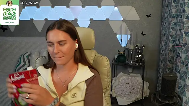 HarleyDeess online show from September 18, 8:29 pm