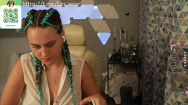 HarleyDeess online show from October 5, 10:15 pm