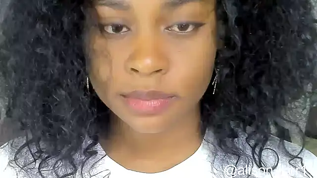 alison-ker3 online show from October 25, 8:33 am