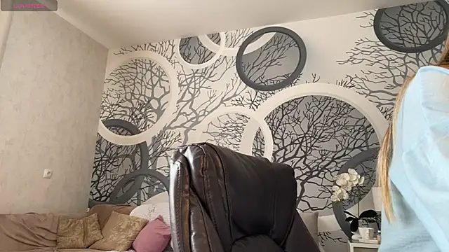 viviann evans online show from May 28, 1:03 am
