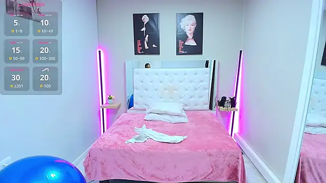 Snapshot of kimmturner chatting on October 30, 7:59 pm kimmturner online show from October 30, 7:59 pm