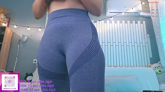   KawaiiYuki   online show from October 6, 6:41 am