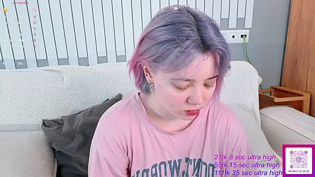   KawaiiYuki   online show from April 26, 7:50 am