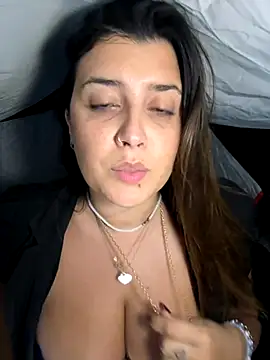 Snapshot of Novababy18 chatting on October 30, 12:13 am Novababy18 online show from October 30, 12:13 am