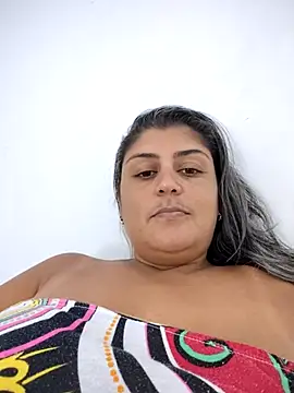 Snapshot of AlyDenalioficial chatting on October 3, 4:01 pm AlyDenalioficial online show from October 3, 4:01 pm