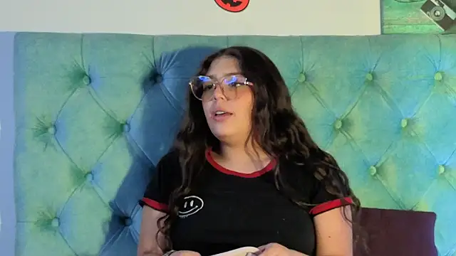 Paola Lyon  online show from October 16, 5:59 pm