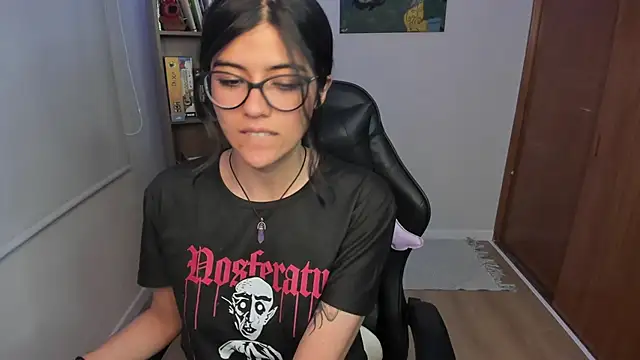 valerie  skyy online show from January 6, 2:59 am