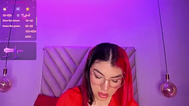 EmmaSwift  online show from October 24, 1:23 am