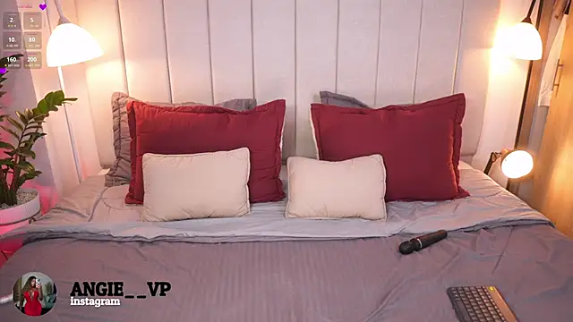 Snapshot of nicoletth18 chatting on October 12, 1:13 pm nicoletth18 online show from October 12, 1:13 pm