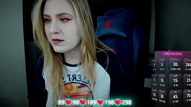 Snapshot of Olivia_Munk chatting on September 30, 4:40 am Olivia Munk online show from September 30, 4:40 am